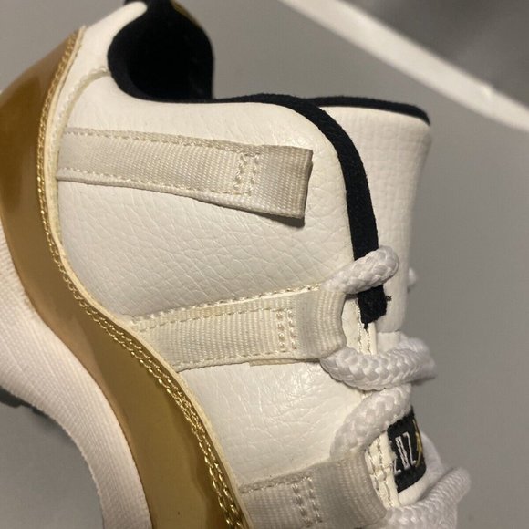 Size 8.5 - Jordan 11 Retro Low Closing Ceremony 528895-103 Damage Box Pre-Owned - Picture 8 of 13